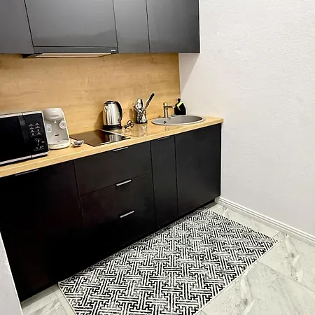 8 Curte Parcare Privata Centru Apartment *