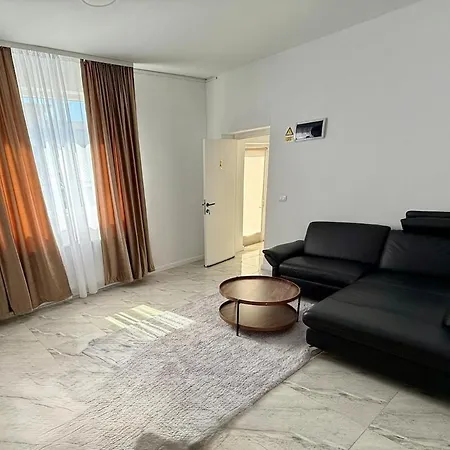 8 Curte Parcare Privata Centru * Craiova