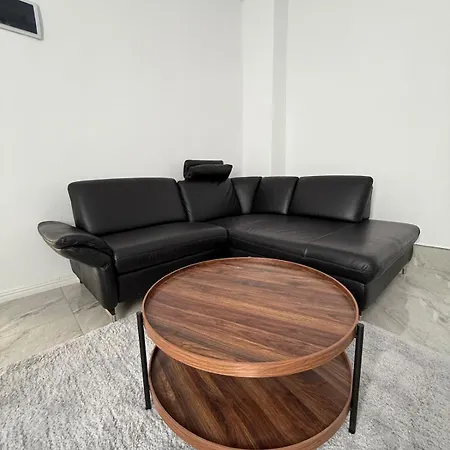 8 Curte Parcare Privata Centru * Craiova